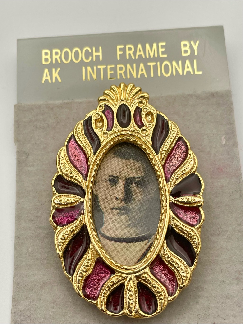 Gold-Tone Oval Brooch Photo Frame With Pink & Maroon Enamel Inlay